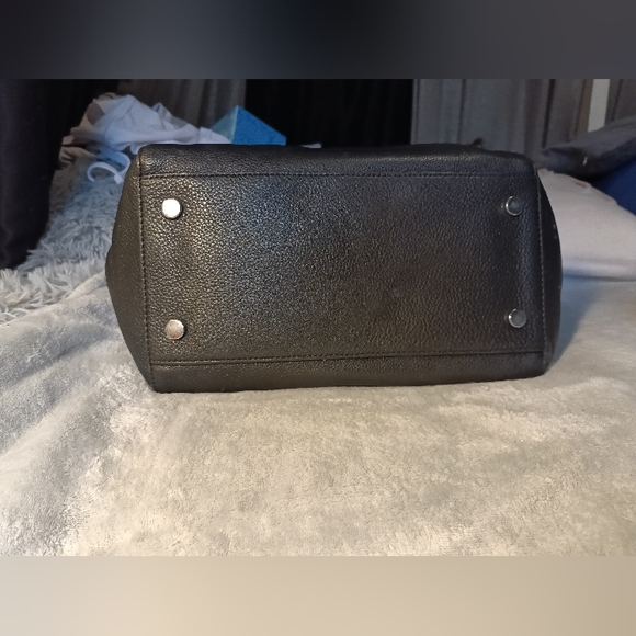 Michael kors purse - Picture 4 of 11